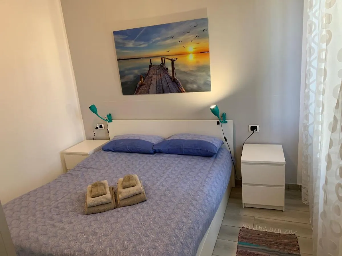Tranquillo Bilocale Nel Quartiere Baggio Apartment Milan 0*,