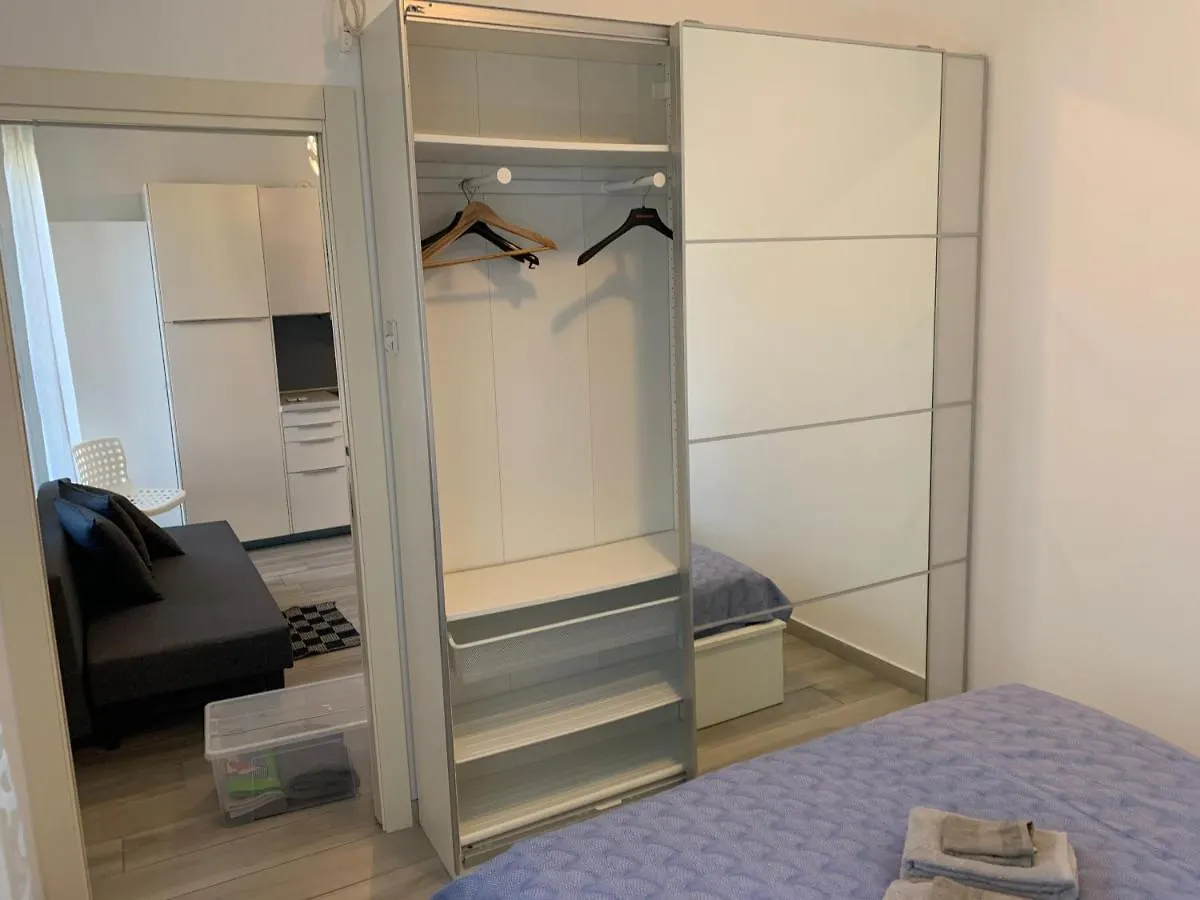 Tranquillo Bilocale Nel Quartiere Baggio Apartment Milan